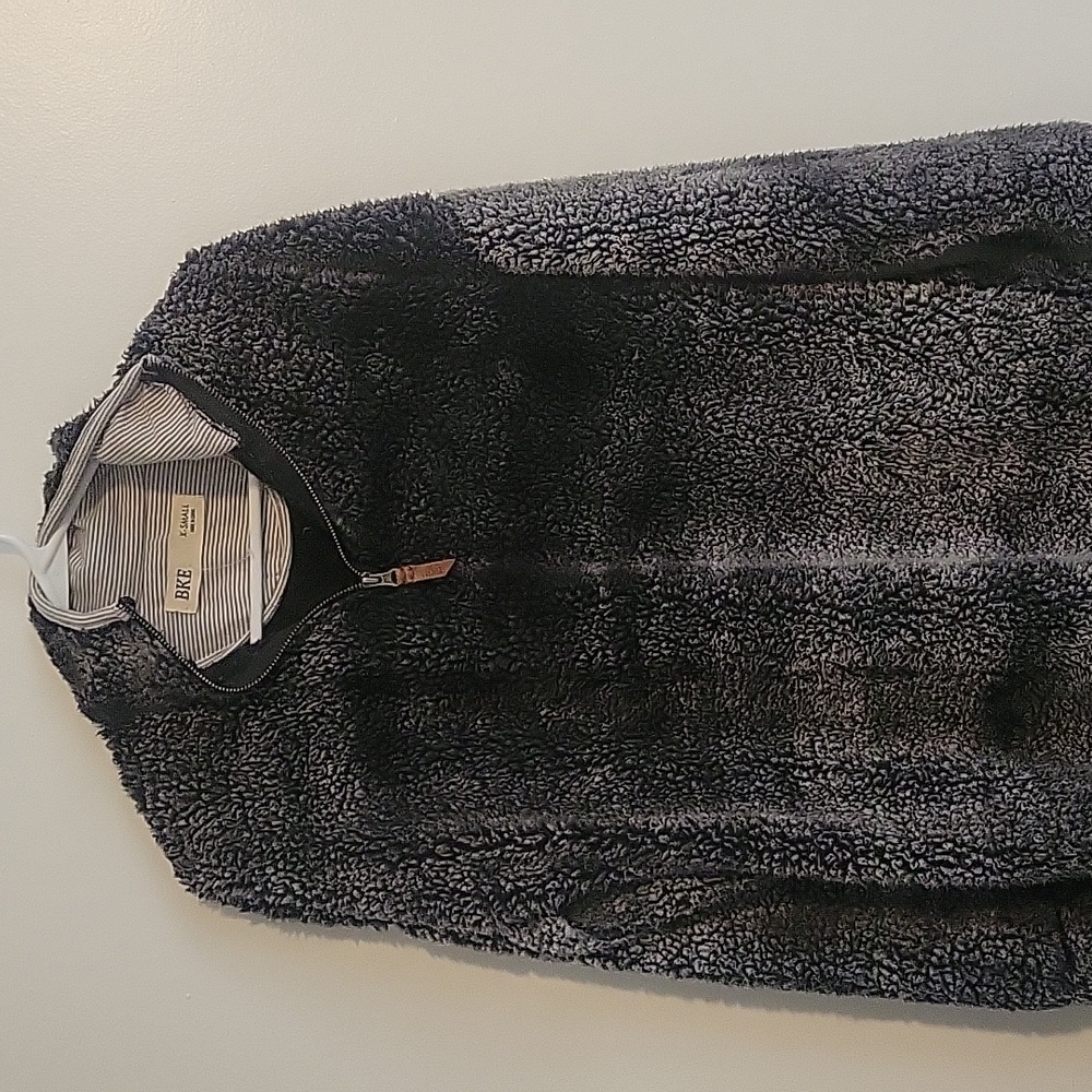 Pullover sweater